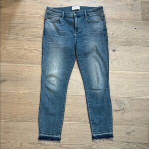 Current/Elliott Medium Blue Ankle Skinny Jeans with Frayed Hem